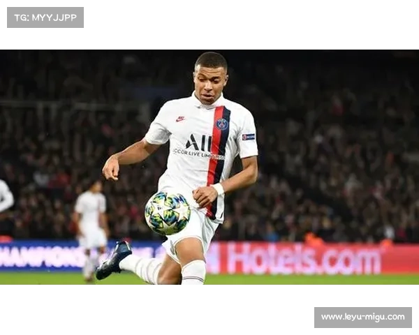 路易二世球场雨战：摩纳哥vs巴黎比赛因大雨一度中断10分钟